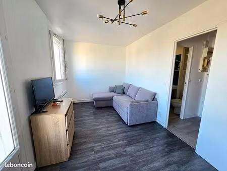 sudio meublé de 21m²  balcon et parking - fleury-les-aubrais