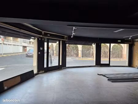 location local commercial de 63m2 ville de saint-raphaël