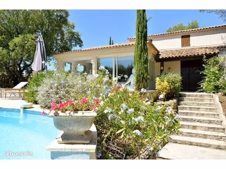 superbe villa - 5 chambres - aperçu mer avec piscine à débordement