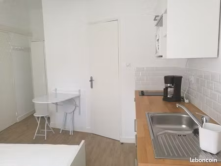 location studio meublé