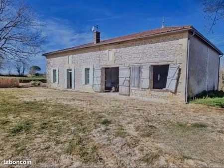 ancien chai 320 m2 en pierre à rénover - 1 hectare avec vue