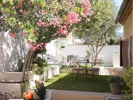 magnifique haut de villa refait à neuf toulon proche revest