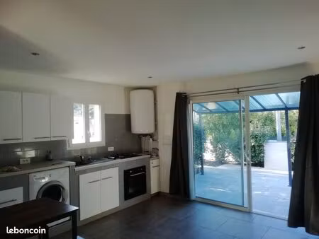 2 pièces en rdj avec terrasse