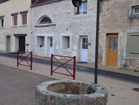 appartement t3 de 74 m2 en rez-de-chaussée
