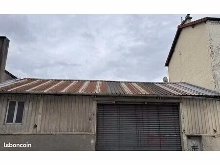 local d'activité 300 m²