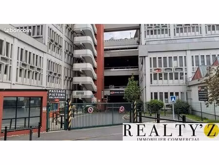 local commercial 950 m²