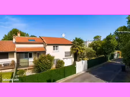 castelginest - maison familiale 142 m' avec piscine  6 chambres et grand terrain