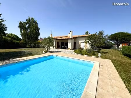 villa familiale de plain-pied – 135 m² – terrain 1 700 m² – piscine – double garage