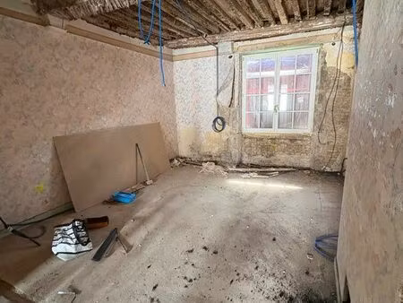appartement 130m2 à rénover complètement+local commercial