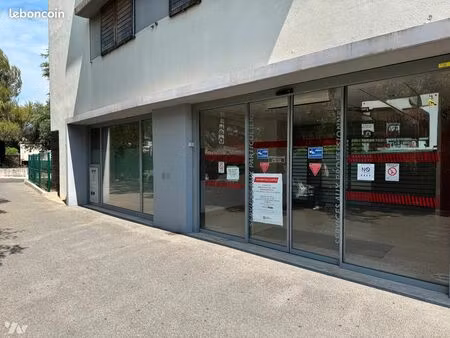 local d'activités 214 m² frejus
