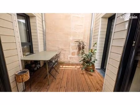 appartement t3 entièrement rénové 60m2 avec patio bordeaux palais de justice