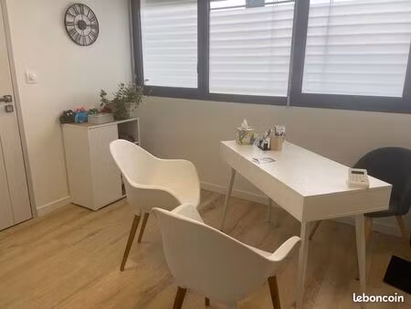 bureau professionnel de 12 m² à louer – cugnaux (l'agora)