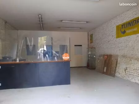 location local commercial