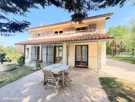 propriété 8 pièces 189m² + dépendance