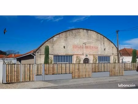 soulac-sur-mer – entrepôt 350 m² avec permis purgé pour 3 lofts – emplacement rare gare / 
