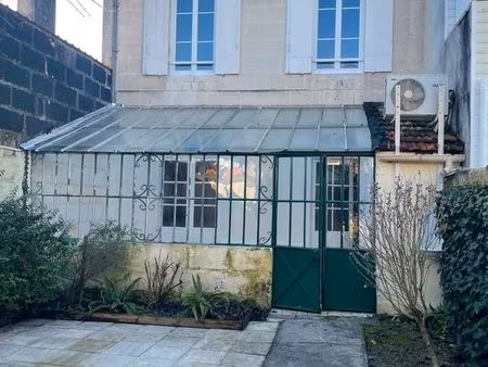 maison avec 4 chambres  jardin et garage