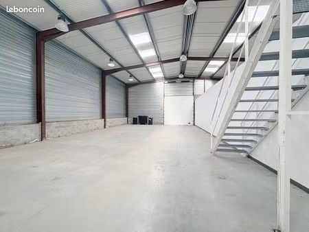 a vendre - batiment de 940 m² - plaisance du touch - zone de la menude