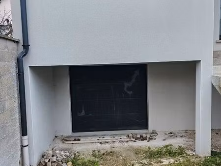 garage / box privatif 43 m² – atelier propre – stockage – joinville-le-pont