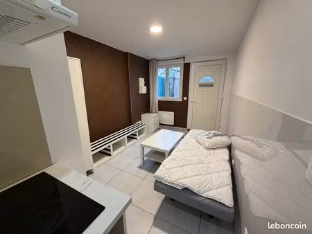 studio meublé indépendant avec terrasse
