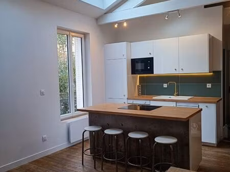 loft refait à neuf au pied du métro