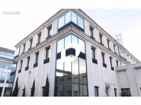 bureau 167 m²