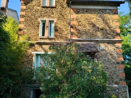 maison de maître meublée de 145m²  7 pièces  avec grand jardin