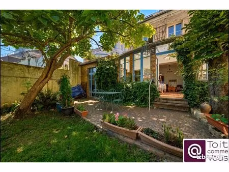 maison 7 pièces 254 m²
