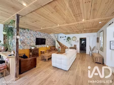 maison 10 pièces 282 m²