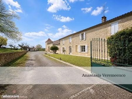 propriété 9 pièces 330 m²
