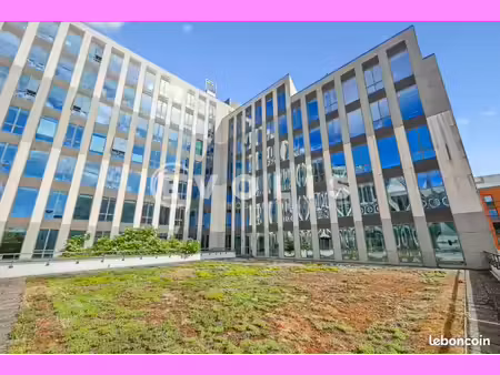 bureaux 1 332 m²