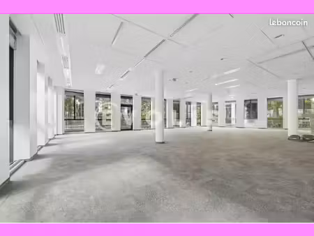bureaux 461 m²