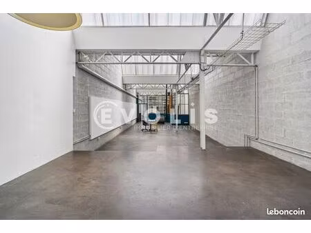 bureaux 152 m²