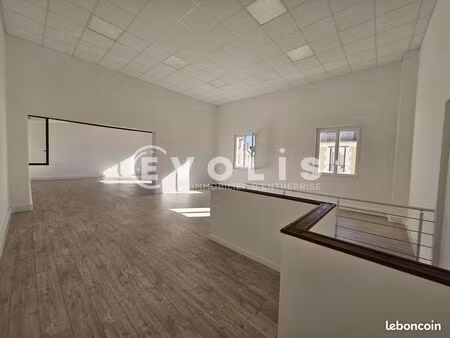 bureaux 169 m²