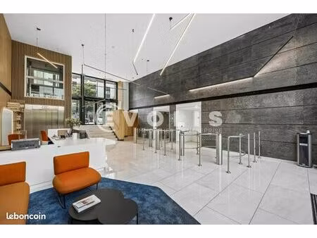 bureaux 1 072 m²