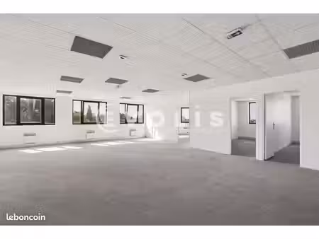 bureau 400 m²