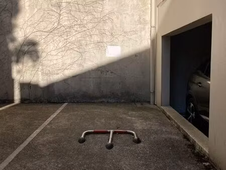 particulier loue 1 place de parking rue giner de los rios à bordeaux 83 euros hc