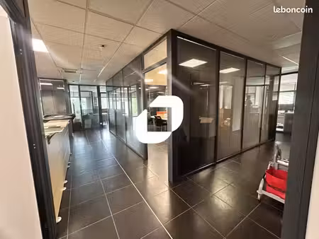 bureau 523 m²