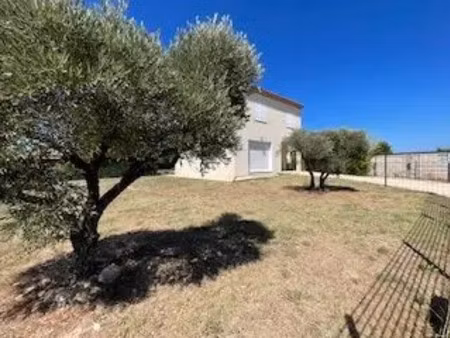 location villa 5 pièces 103.78 m² à pélissanne (13330)  1 525 €