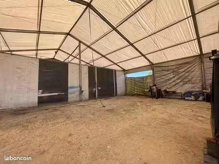 location hangar