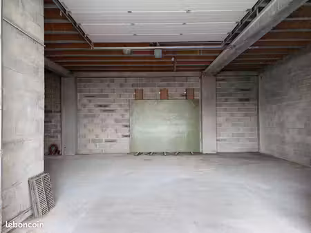 local 140 m² coutras