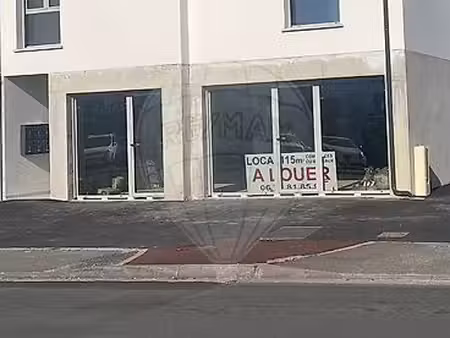 local commercial 114 m²
