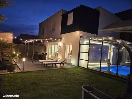 maison familiale meublée – piscine couverte et chauffée – résidence sécurisée – gare à 7 m