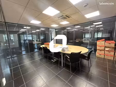 bureau 280 m²