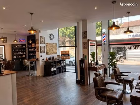 local commercial 63 m² - barriére de pessac