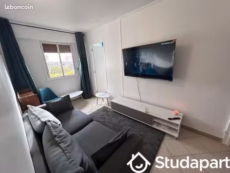 chambre 1 pièce 12 m²