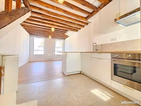 t2 duplex meublé 37 m² – marines centre-ville – refait à neuf