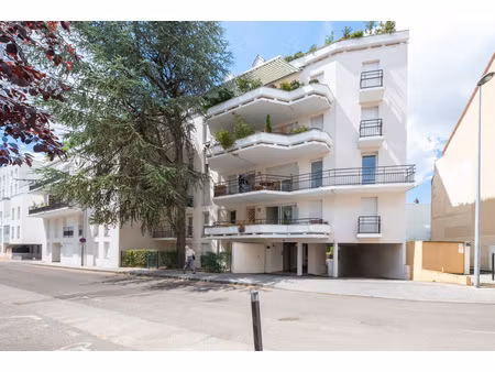 appartement t3 avec terrasse et garage