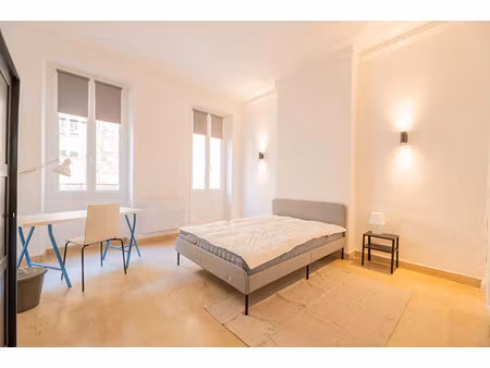 location appartement 1 pièce 29 m² à marseille 1 (13001)