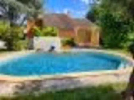 au fond d'une impasse  grande maison familiale