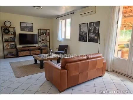 maison de plain-pied avec jardin et deux garages – beau potentiel